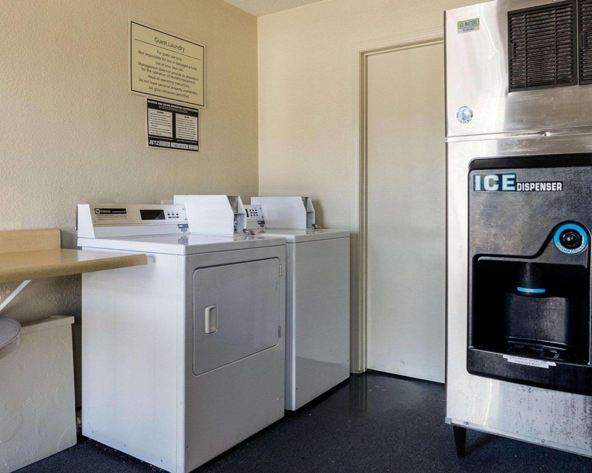Econo Lodge University Lawrence Zewnętrze zdjęcie